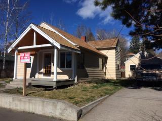 830 Ogden Ave, Bend OR  97701-1740 exterior