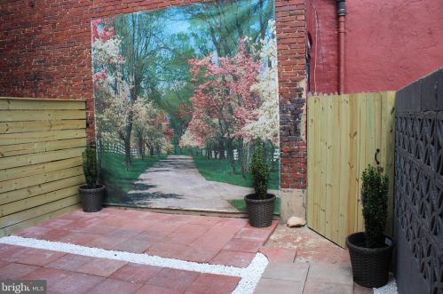 833 6th St, Washington, DC 20024-3803