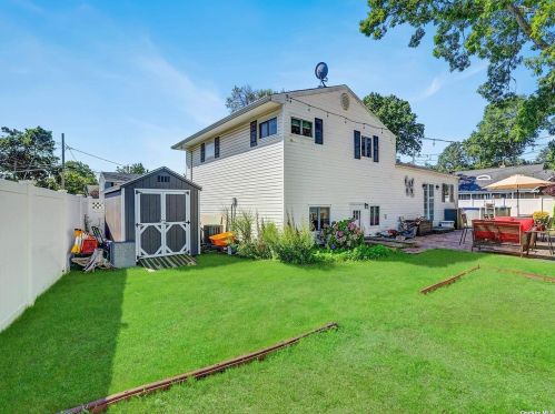 341 8 St, Deer Park NY  11729-4117 exterior