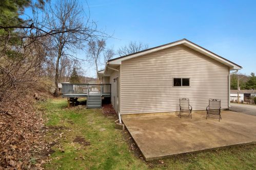 106 Ridge Rd, Coon Valley, WI 54623-8008