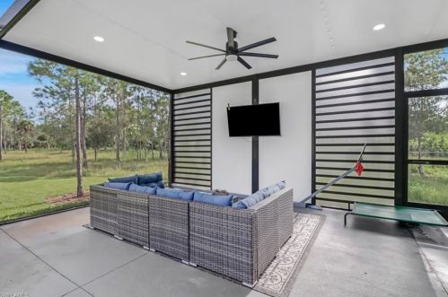 3011 12th Ave, Naples FL  34120-3730 exterior