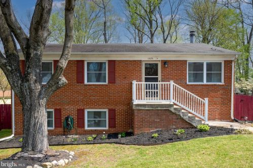 13231 Kurtz Rd, Woodbridge, VA 22193-4918