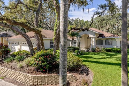 963 Ridgewood Ter, Tarpon Springs FL  34689-2622 exterior