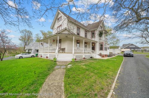 35 Tennent Rd, Morganville, NJ 07751-4030