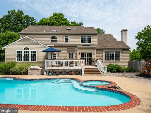 49 Yarmouth Ln, Downingtown PA  19335-1556 exterior