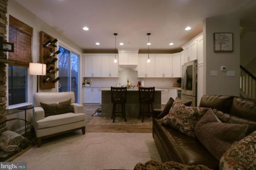 2077 Braden Ct, Harleysville, PA 19438-2867