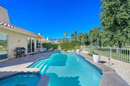 166 Kavenish Dr, Rancho Mirage CA  92270-3244 exterior