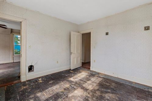 77 Vauxhall St, United States Coast Guard Ac CT  06320-5333 exterior