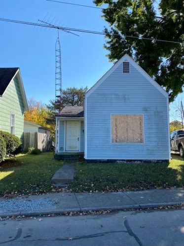 807 Nichol Ave, Anderson, IN 46016-1250