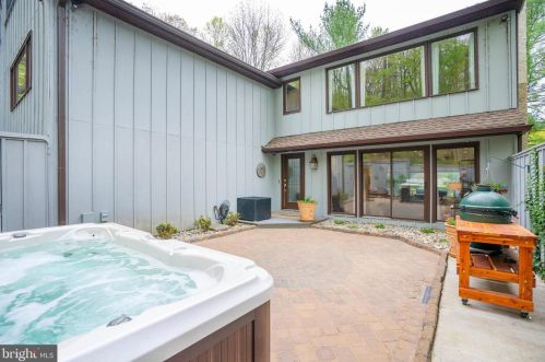 22 Brandywine Falls Rd, Wilmington DE  19806-1002 exterior