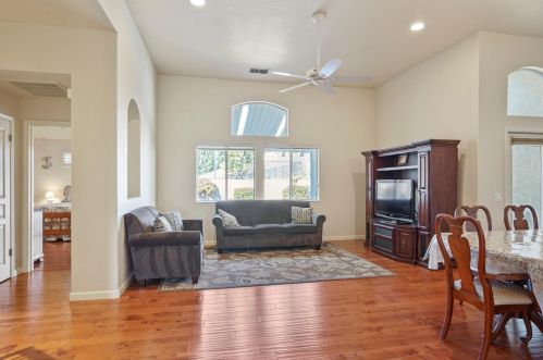 691 Diamond Glen Cir, Folsom CA 95630-3157 exterior