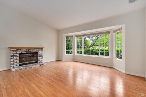 2013 Waltzer Rd, Santa Rosa CA  95403-1827 exterior