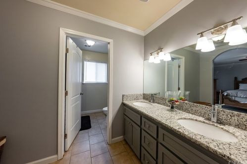 3354 Summer Ln, Madera CA  93637-6001 exterior