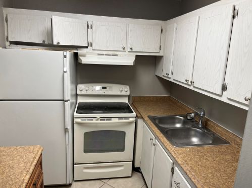 276 Camden L, West Palm Beach FL  33417-2056 exterior