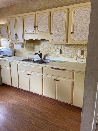 823 El Prado, West Palm Beach, FL 33405-1826
