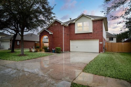 1107 Lake Shore Dr, Pearland, TX 77581-6788