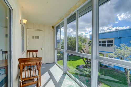 576 Burgundy L, Delray Beach FL  33484-4908 exterior