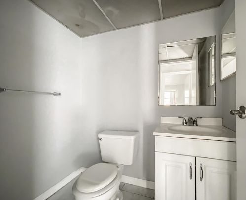 628 Saxony, Delray Beach FL  33446-1056 exterior