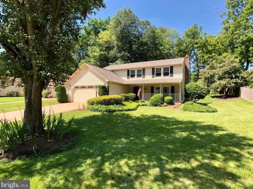 6310 Falling Brook Dr, Springfield VA  22015-4032 exterior