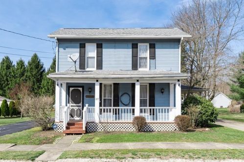 37 Chestnut St, Hermitage, PA 16159-3601