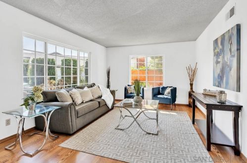 10209 Trails End Cir, San Diego, CA 92126-3517