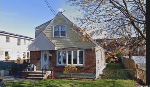 88-57 Sabre St, Jamaica, NY 11427-2726