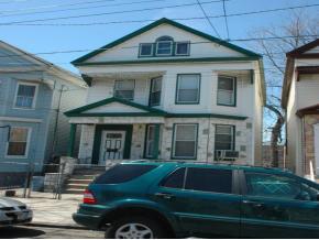 392 Pine St, Brooklyn, NY 11208-2809