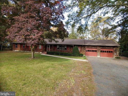 9723 Shore Dr, Seaford, DE 19973-7822