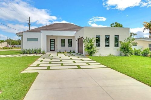 3620 10th St, Naples, FL 34103-3811