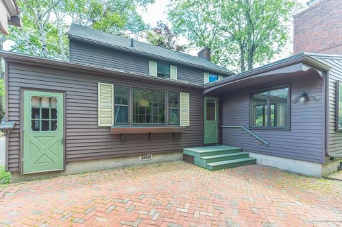60 Myrtle St, Somersworth NH  03878-2226 exterior