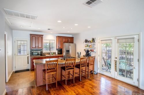 701 Limited Ave, Lake Elsinore CA  92530-3518 exterior