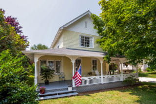 98 Wharf Rd, Madison, CT 06443-3131