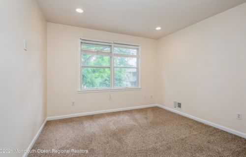 317 Pine St, Middletown NJ  07748-5545 exterior