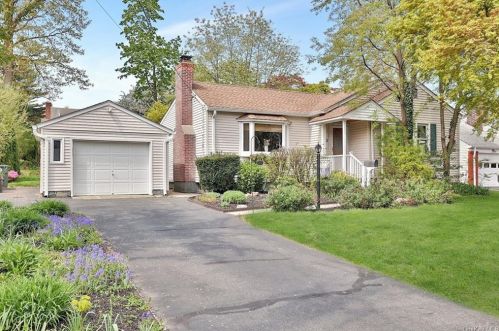 2 Sycamore Ln, Rye Brook, NY 10573-2510