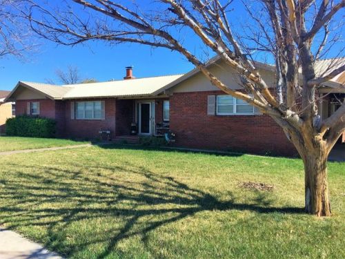 1502 2nd St, Plains, TX