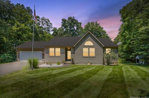 175 Pokorny Rd, Higganum, CT 06441-4418