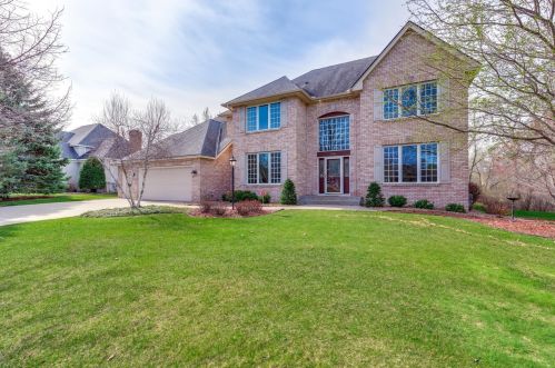 2911 Edgewater Cv, Saint Paul, MN 55125-8705