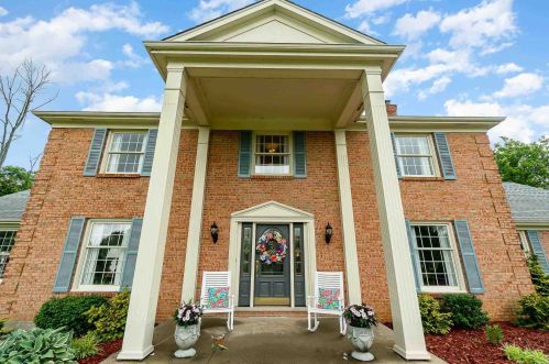 1070 Tudor Ln, Florence KY  41042-9647 exterior