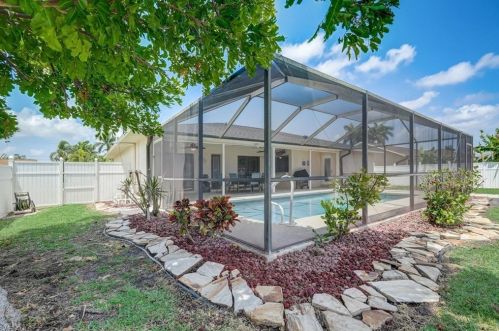 230 43rd Ter, Cape Coral FL  33904-8425 exterior