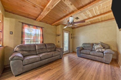 1006 Commerce Dr, Greenville TX  75401-2214 exterior