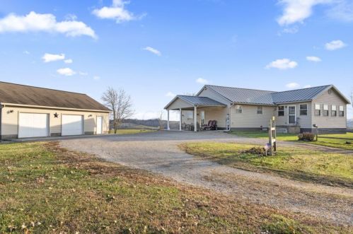 6225 State Route 13, Somerset, OH 43783-9686