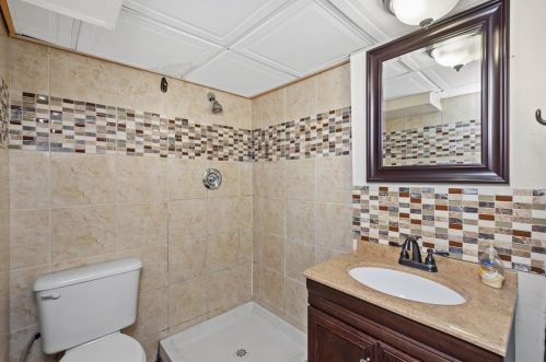 257 Constitution Dr, Pittsburgh PA 15236-4467 exterior