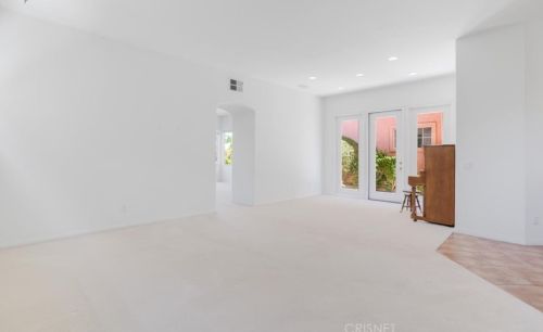 24849 Calle Cedro, Calabasas CA  91302-3037 exterior