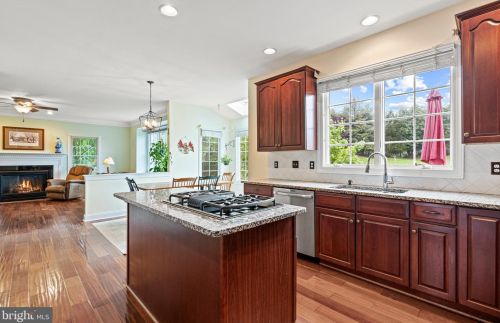 15063 Gaines Mill Cir, Haymarket VA  20169-4500 exterior