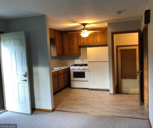 124 6th St, New Johannesburg, WI 54017-1825