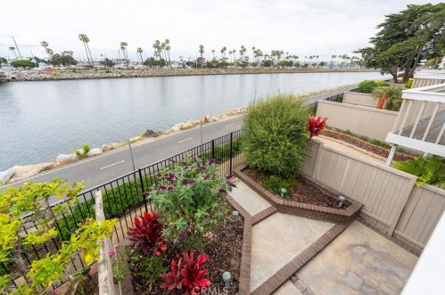 309 Regatta Way, Seal Beach CA  90740-5985 exterior