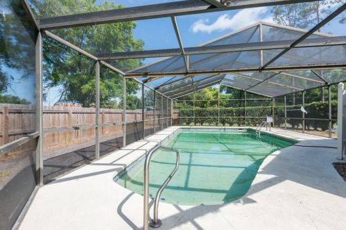 5476 Lk Le Clare Rd, Lutz FL  33558-8013 exterior