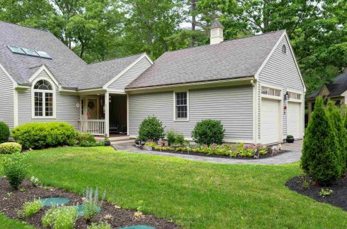 57 Peninsula Dr, Stratham NH  03885-2338 exterior
