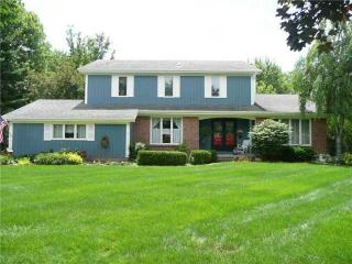 675 Kirkshire Dr, Perrysburg, OH 43551-2981