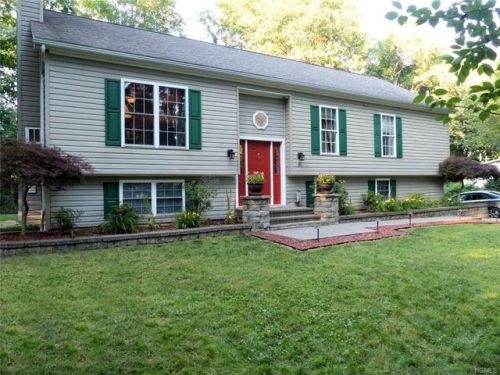 31 Penny Ln, Highland, NY 12528-2929